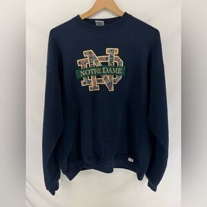 Vintage 90s Notre Dame Men's XL Fighting Irish Embroidered Crewneck Sweatshirt